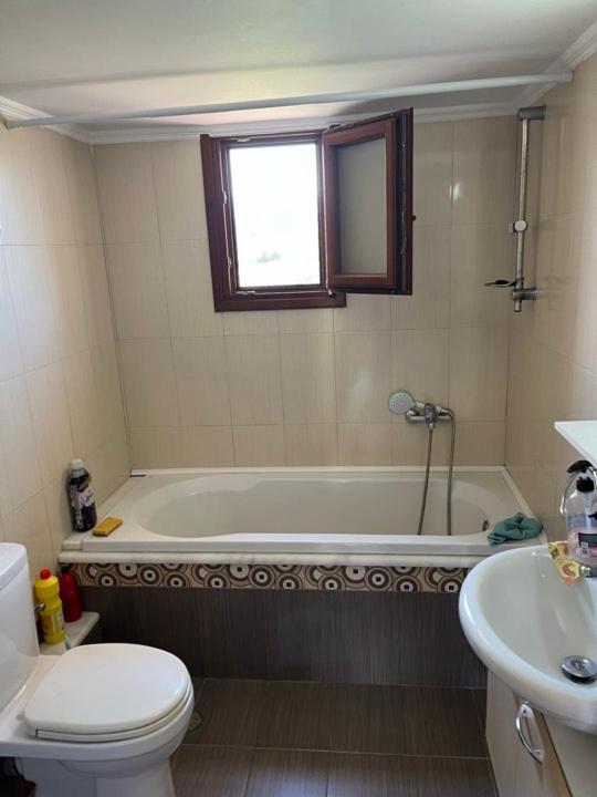 Kampos Apartment Хиос Екстериор снимка